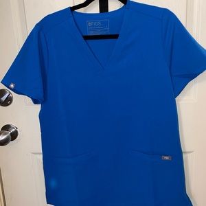 FIGS Kade Cargo Scrub Pants & Casma Three Pocket Scrub Top